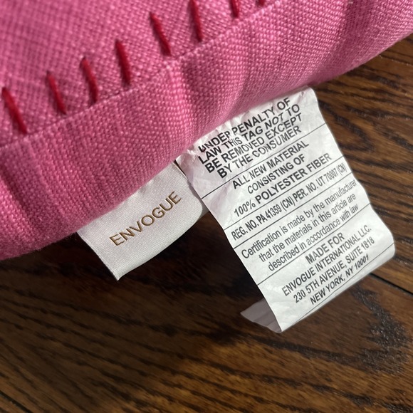 Envogue Valentine's Day Heart "love You" Pillow Pink Red 16"x16" NWT - Picture 4 of 5